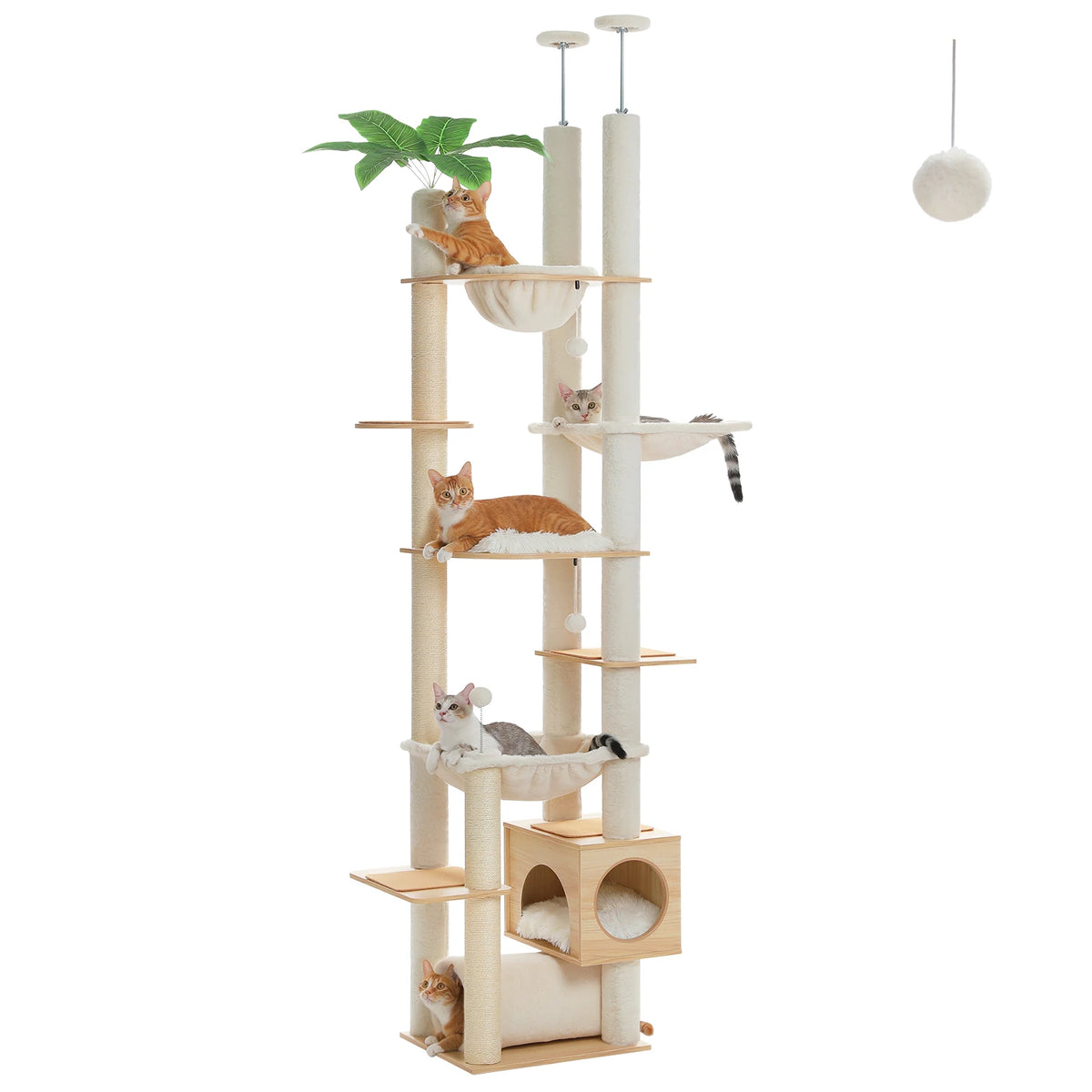 Arbre à chat beige sur fond blanc